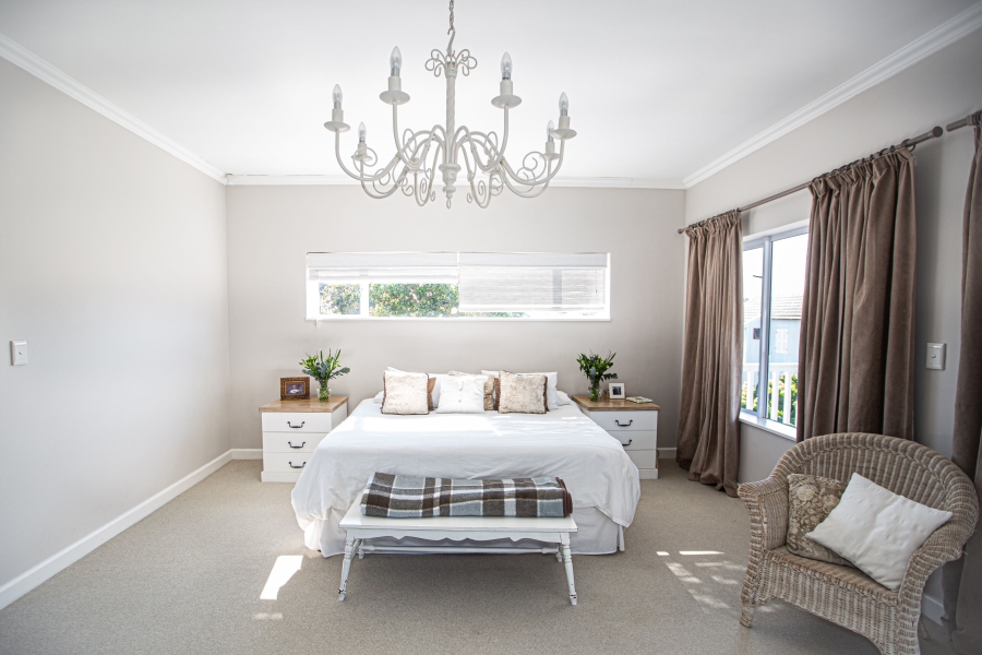 5 Bedroom Property for Sale in Kommetjie Western Cape